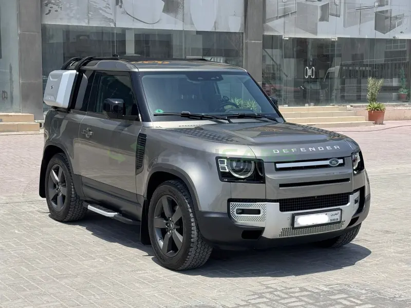  لاند روفر Defender 