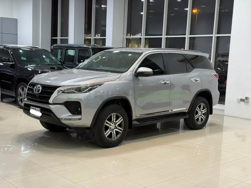  Toyota Fortuner 