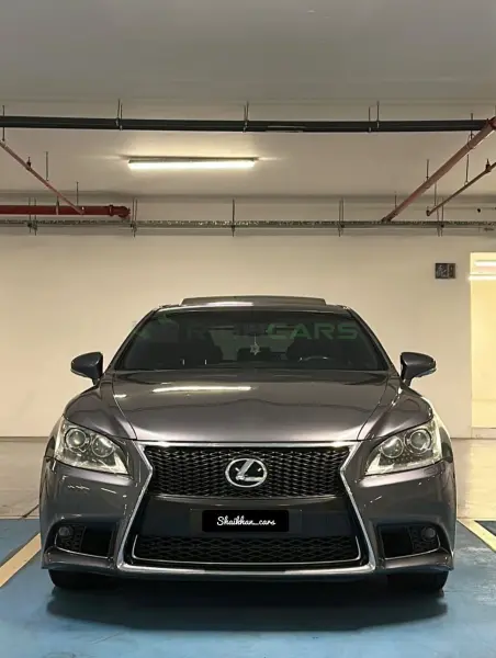  Lexus LS 