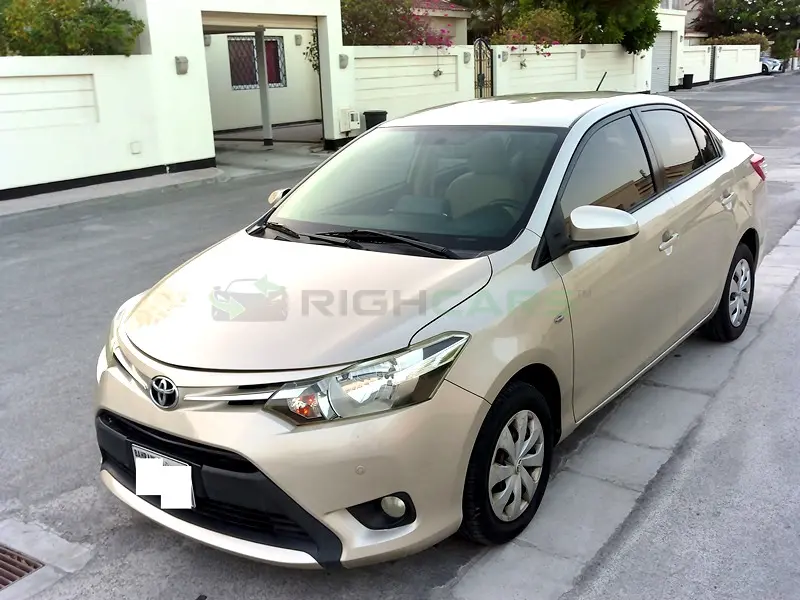  Toyota Yaris 